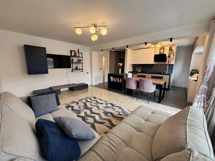Apartament cu 4 camere decomandat, mobilat în Aviației
