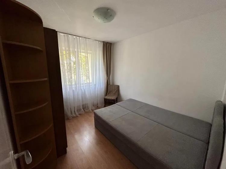 Apartament cu 2 camere semidecomandat, mobilat în Podu Roș