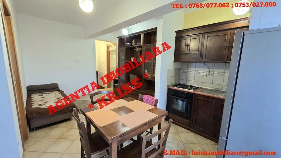 Apartament cu 3 camere decomandat în Prundu