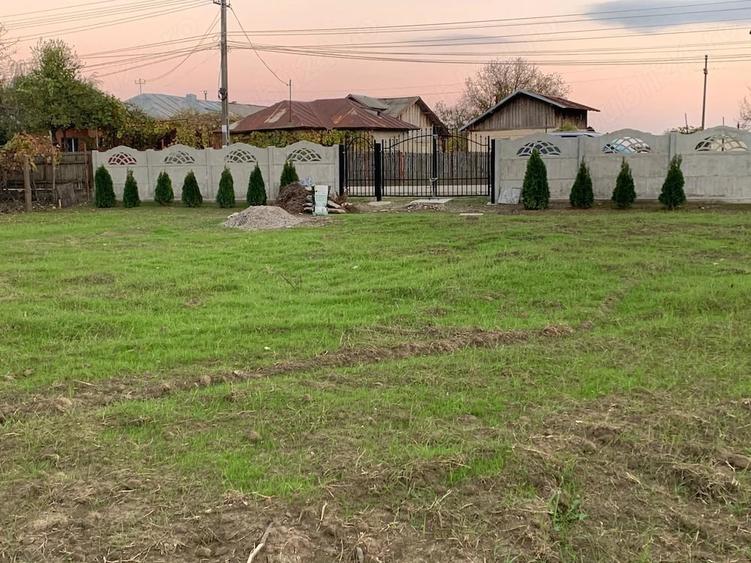 Teren de 1500 mp, în Băltița
