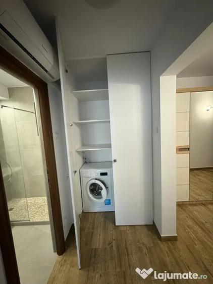 Apartament cu 3 camere decomandat în Podu Roș