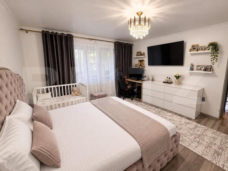 Apartament cu 3 camere decomandat, mobilat în Micro 4