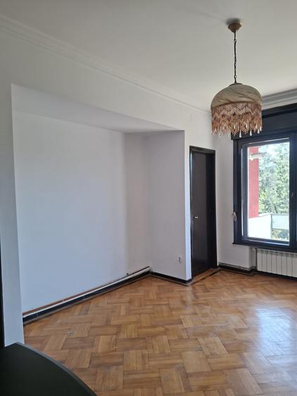 Apartament cu 2 camere semidecomandat în Cișmigiu