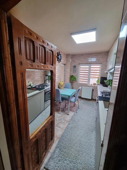 Apartament cu 3 camere decomandat în Brazda lui Novac