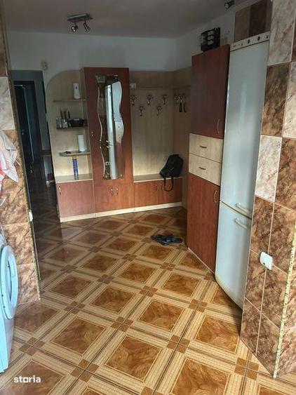 Apartament cu 3 camere decomandat, mobilat în Central
