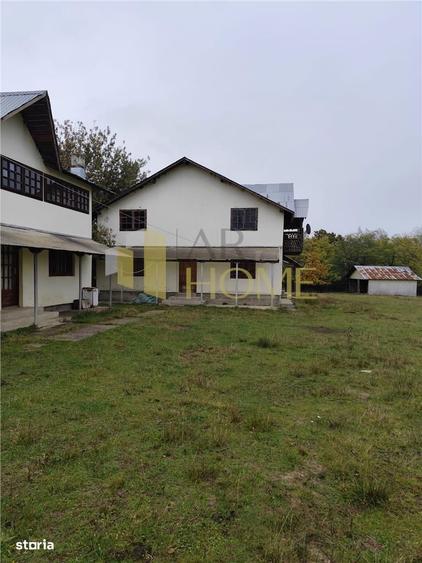 Casă cu 4 camere cu Teren 11250 Mp în Teișani