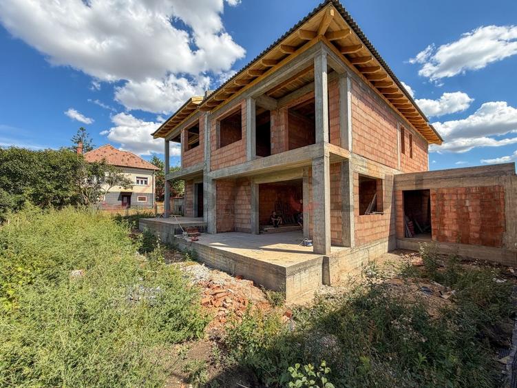 Duplex cu 4 camere cu Canalizare în Borhanci