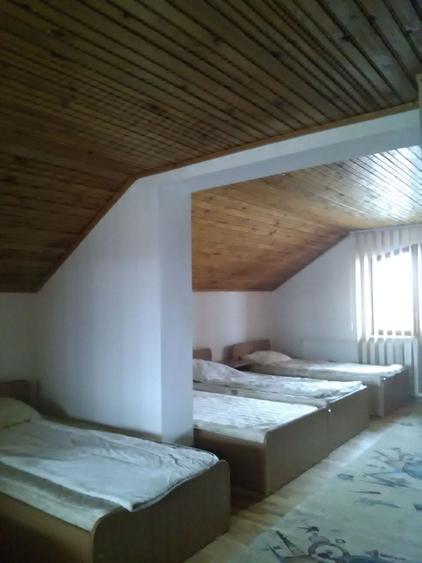 Casă individuală cu 6 camere cu Canalizare în Nord