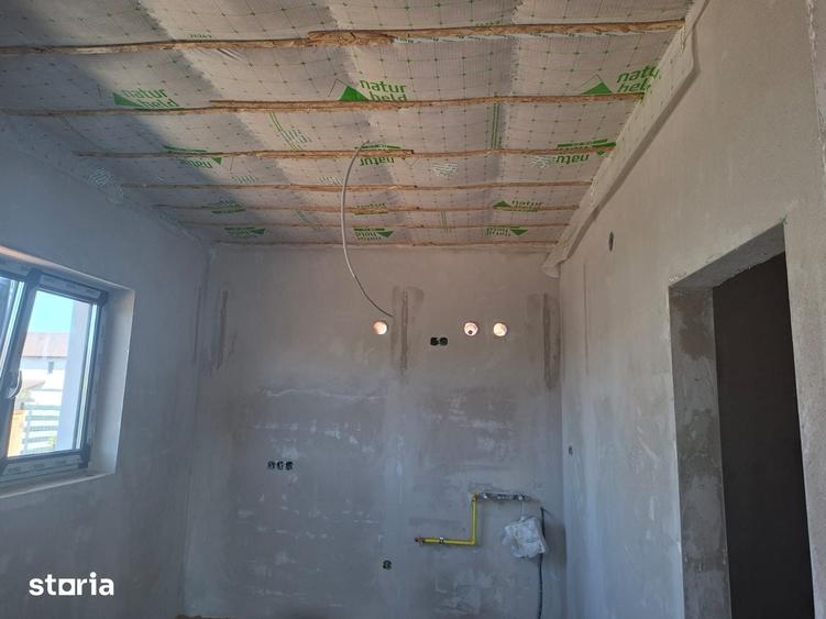 Casă cu 3 camere cu Teren 481 Mp în Cristian