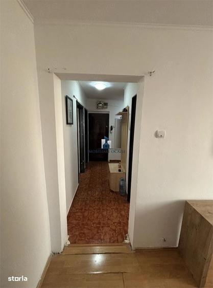 Apartament cu 3 camere semidecomandat în Apărătorii Patriei