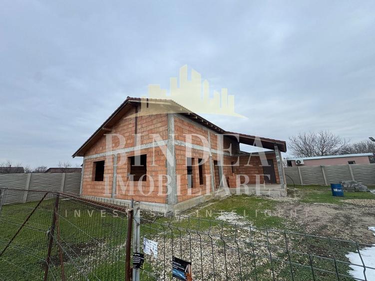Casă individuală cu 3 camere cu Canalizare în Giarmata