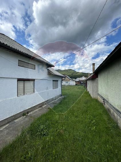 Casă cu Teren 590 Mp în Vișeu de Jos