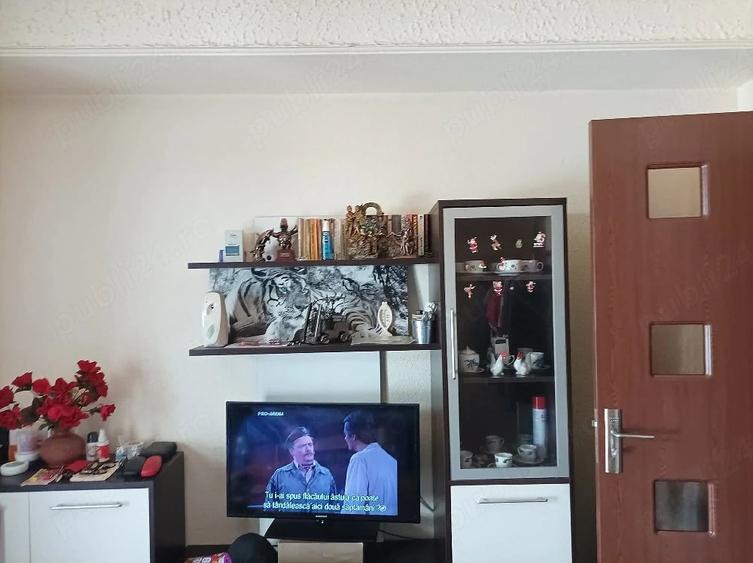 Inchiriez apartament 3 camere permanent 400 euro - 1