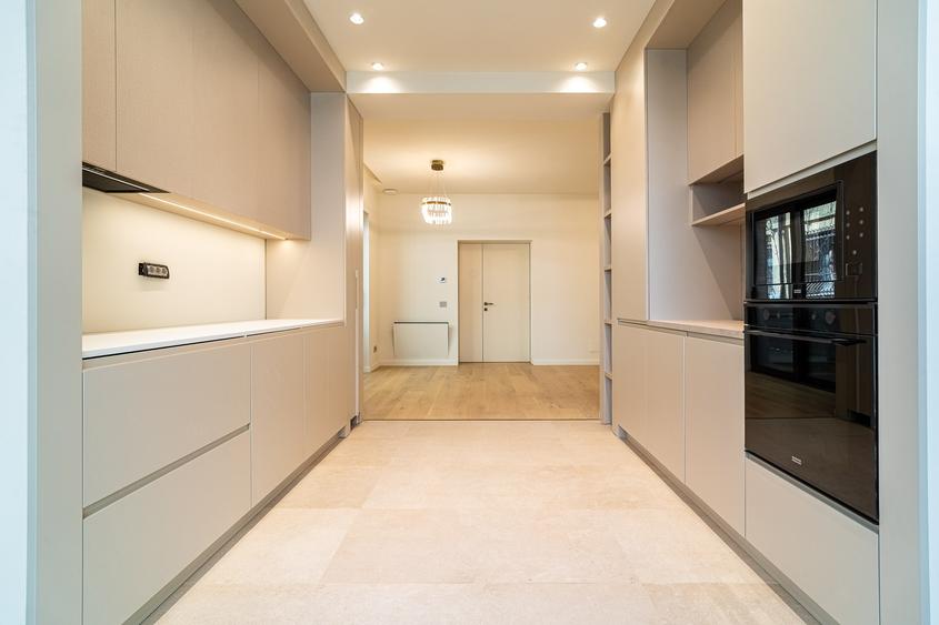 Casă individuală cu 6 camere cu Teren 200 Mp în Dorobanți