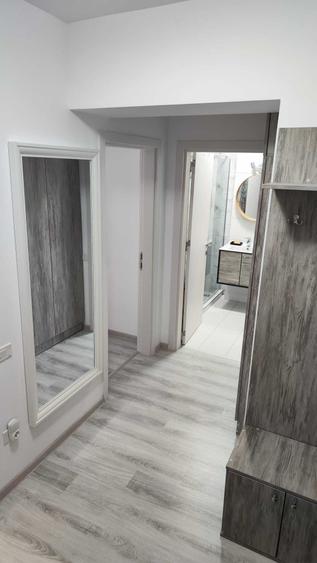 Apartament cu 2 camere decomandat în Titan