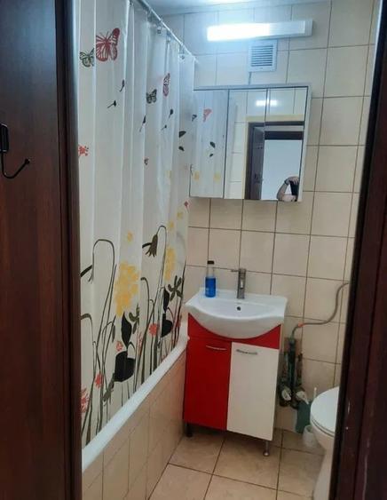Apartament cu 3 camere decomandat, mobilat în Drumul Taberei