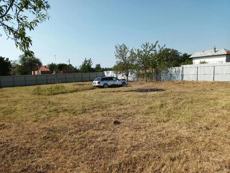 Teren de 900 mp, în Valea Largă