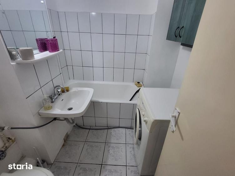 Apartament cu 2 camere semidecomandat în Cristian