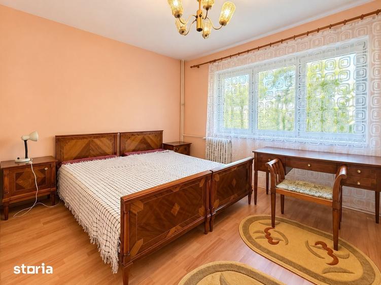 Apartament cu 3 camere decomandat în Nufărul