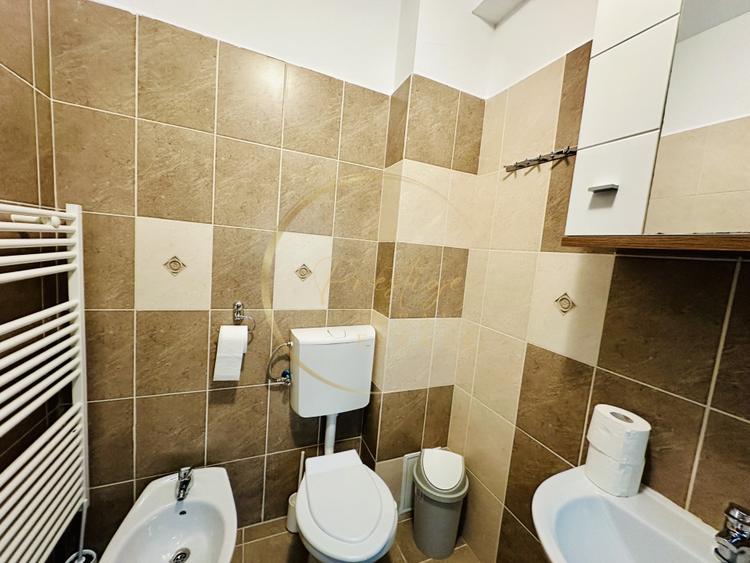 Apartament cu 3 camere semidecomandat în Zorilor