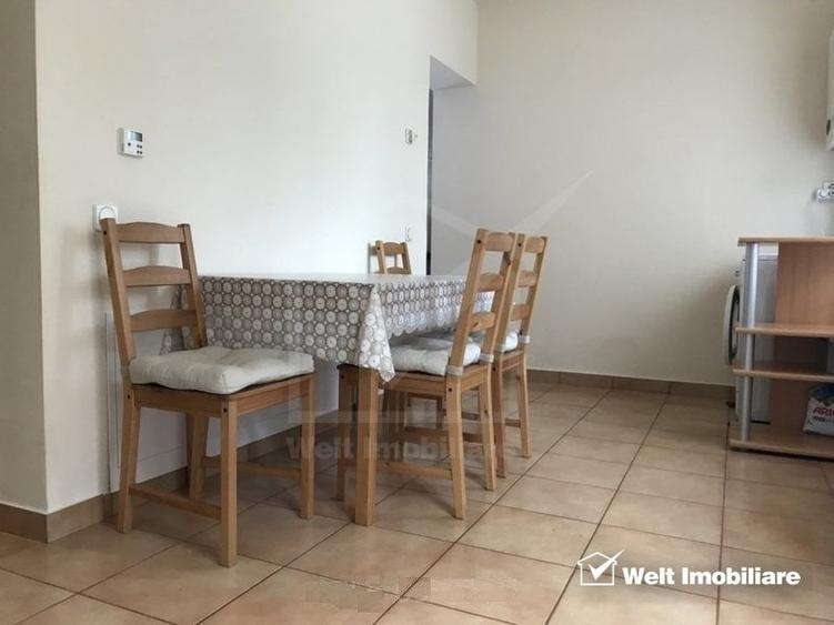 Casă individuală cu 6 camere cu Canalizare în Dâmbul Rotund