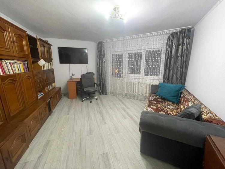 Apartament cu 2 camere decomandat în Exterior Vest