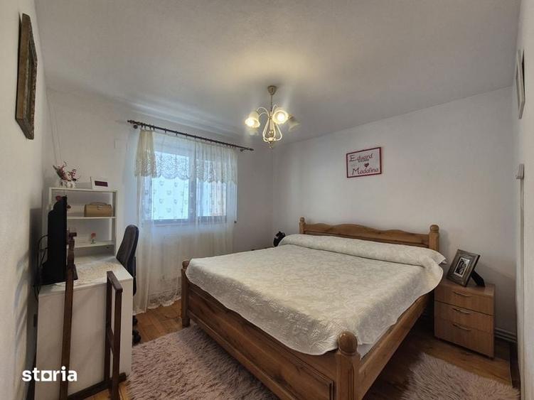 Casă cu 6 camere cu Teren 300 Mp în Central