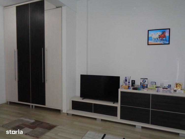 Garsonieră decomandată în UTA
