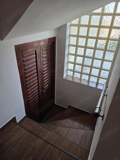 Casă cu 6 camere cu Teren 1244 Mp în Central