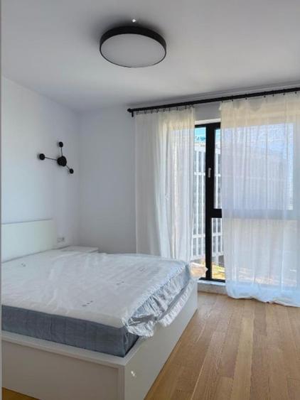 Apartament cu 3 camere semidecomandat, mobilat în Timpuri Noi