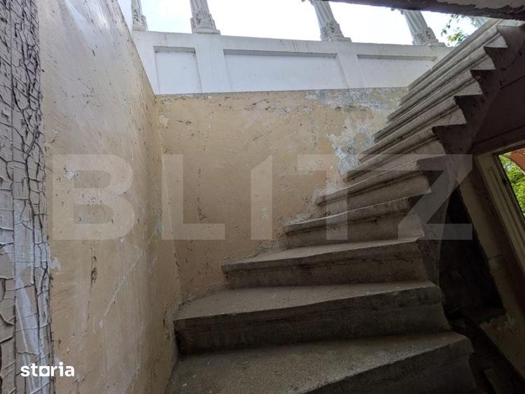 Casă cu 9 camere cu Teren 439 Mp în Central