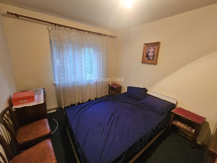 Apartament 3 camere, 2 balcoane, cartier Plopilor!