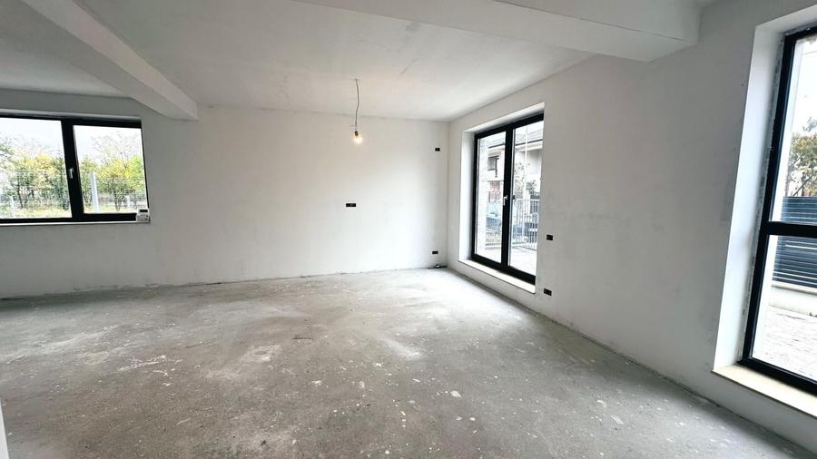 Duplex cu 3 camere cu Canalizare în Chitila