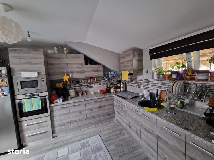 Casă cu 6 camere cu Teren 766 Mp în Oncea