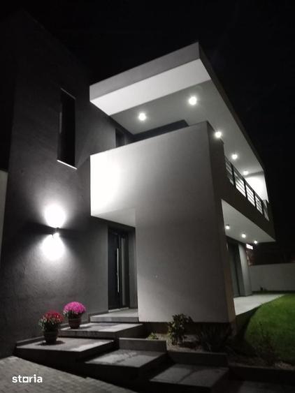 Casă cu 6 camere cu Teren 500 Mp în Sânmartin