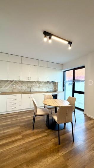 Apartament cu 3 camere semidecomandat, mobilat în Someșeni