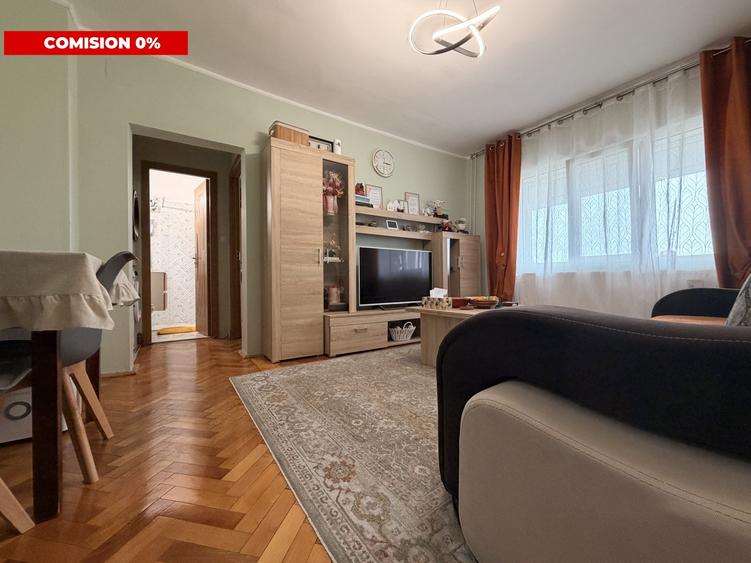 Apartament cu 3 camere semidecomandat, mobilat în Gheorghe Lazăr