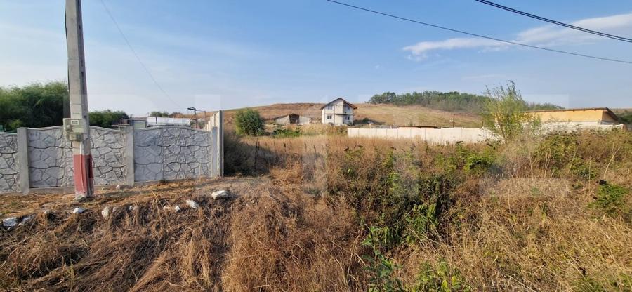 Teren Construcții intravilan de 666 mp, în Șimnicu de Sus