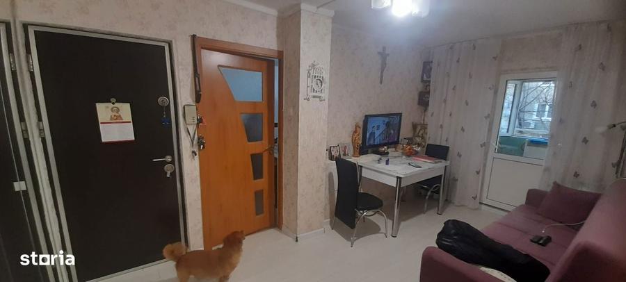 Apartament cu 2 camere decomandat în Crângași