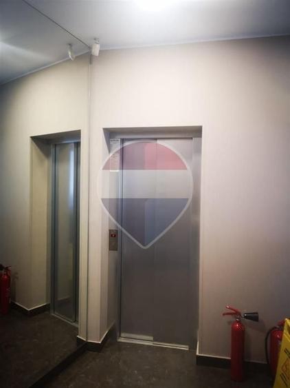 Birou, de 238 mp, în Semicentral