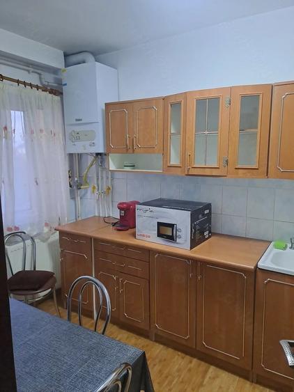 Inchiriez apartament 2 camere - 3