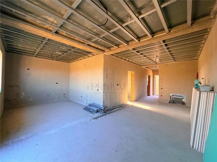 Duplex cu 3 camere cu Canalizare în Moșnița Nouă