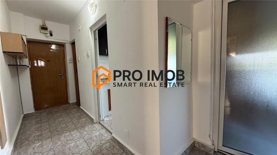 Apartament cu 2 camere decomandat în 1 Decembrie