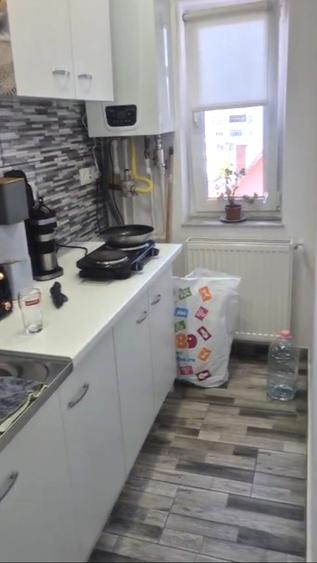 Garsonieră decomandată în Est
