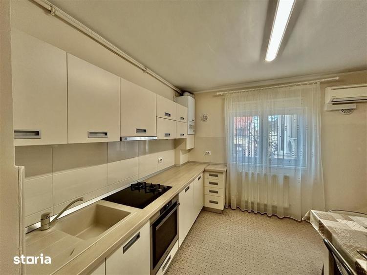 Apartament cu 3 camere decomandat în Terezian