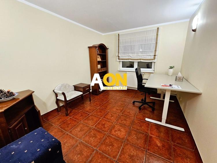 Apartament cu 3 camere decomandat, mobilat în Cetate