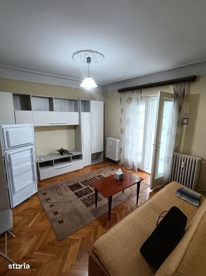 Apartament cu 2 camere semidecomandat, mobilat în Ultracentral