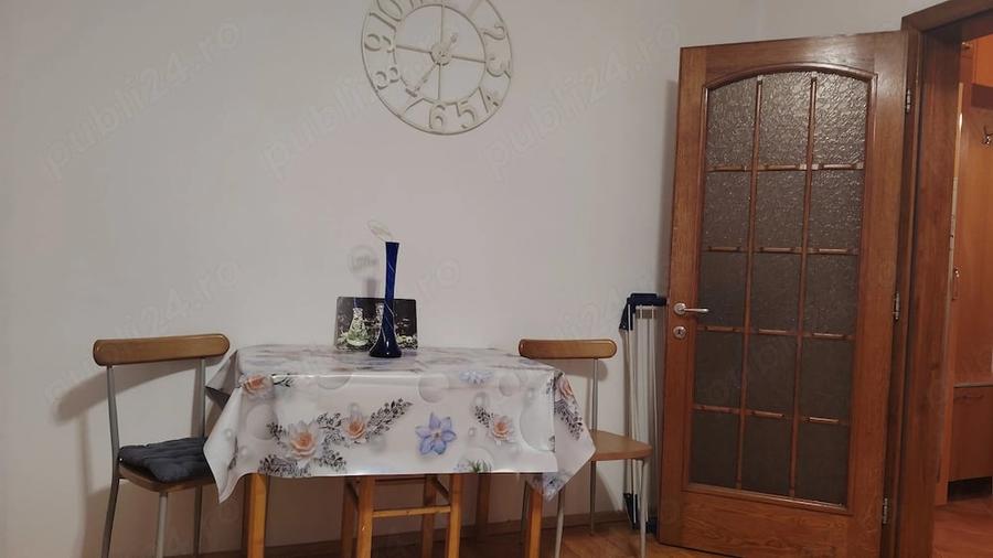 Apartament cu 2 camere decomandat în Intim