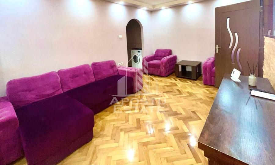 Apartament cu 3 camere, zona Podgoria - 1