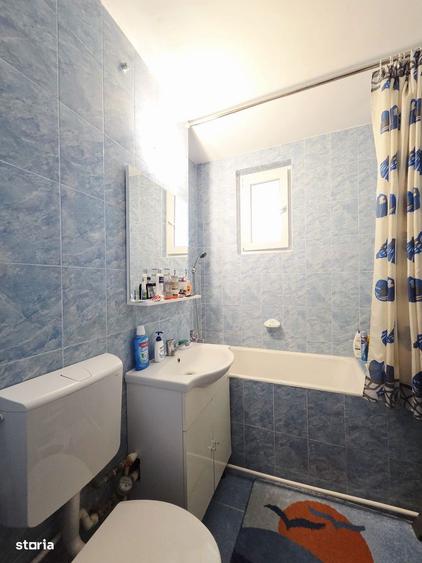 Apartament cu 3 camere semidecomandat, mobilat în Micro 16